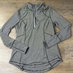 Tangerine Women’s Black and White Striped 1/4 Zip Long Sleeve Pullover Too, sz M